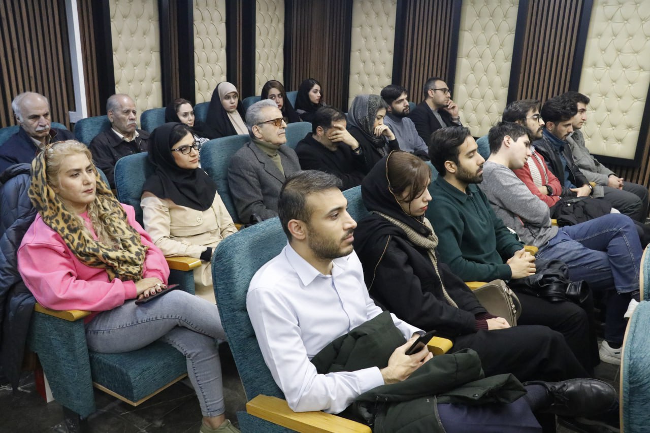 گزارش تصویری نشست یک عاشقانه آرام سفر از حقوق به ادبیات: بررسی کتاب دو جلدی مقالات ادبی حقوقی استاد محسن (سعید) محبی