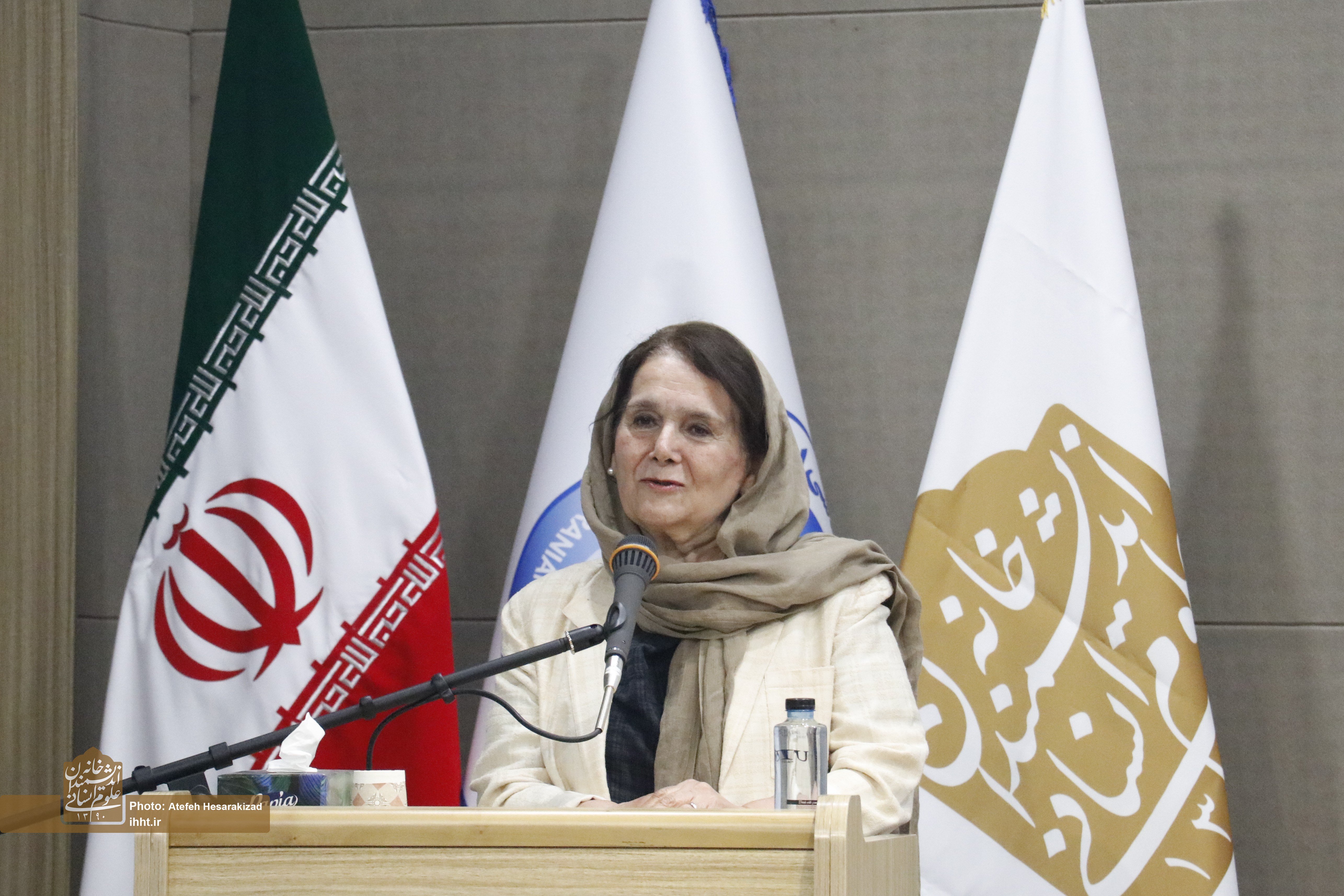 شیوا دولت آبادی در نشست «دنیای پر تنش، والدگری پر مهر: مداخلات روان شناختی در جنگ با نگاهی به حوزه خانواده، کودک و نوجوان»: ایجاد حس امنیت و بازسازی عملکردهای روزانه در شرایط جنگی، از مهم‌ترین مداخلات روان‌شناختی در حوزه کودک، نوجوان و خانواده است